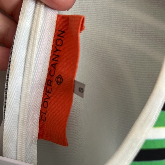 Clover Canyon Top with Geometric Pattern - Picture 6 of 10